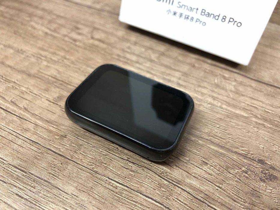 Годинник фітнес браслет Xiaomi Smart Band 8 Pro чорний
