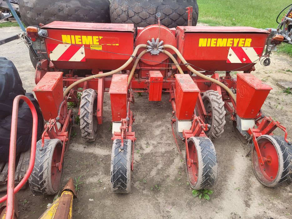 Siewnik do kukurydzy pneumatyczny Niemeyer Gaspardo