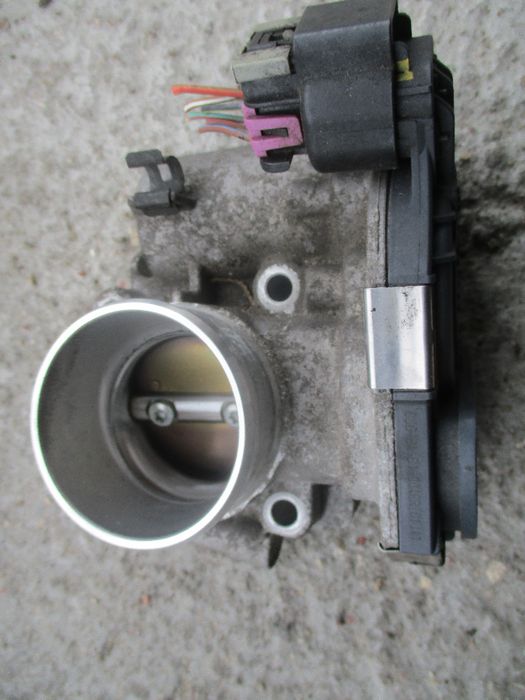 Opel Corsa E Adam 1.2 1.4 B12XER B14XER przepustnica