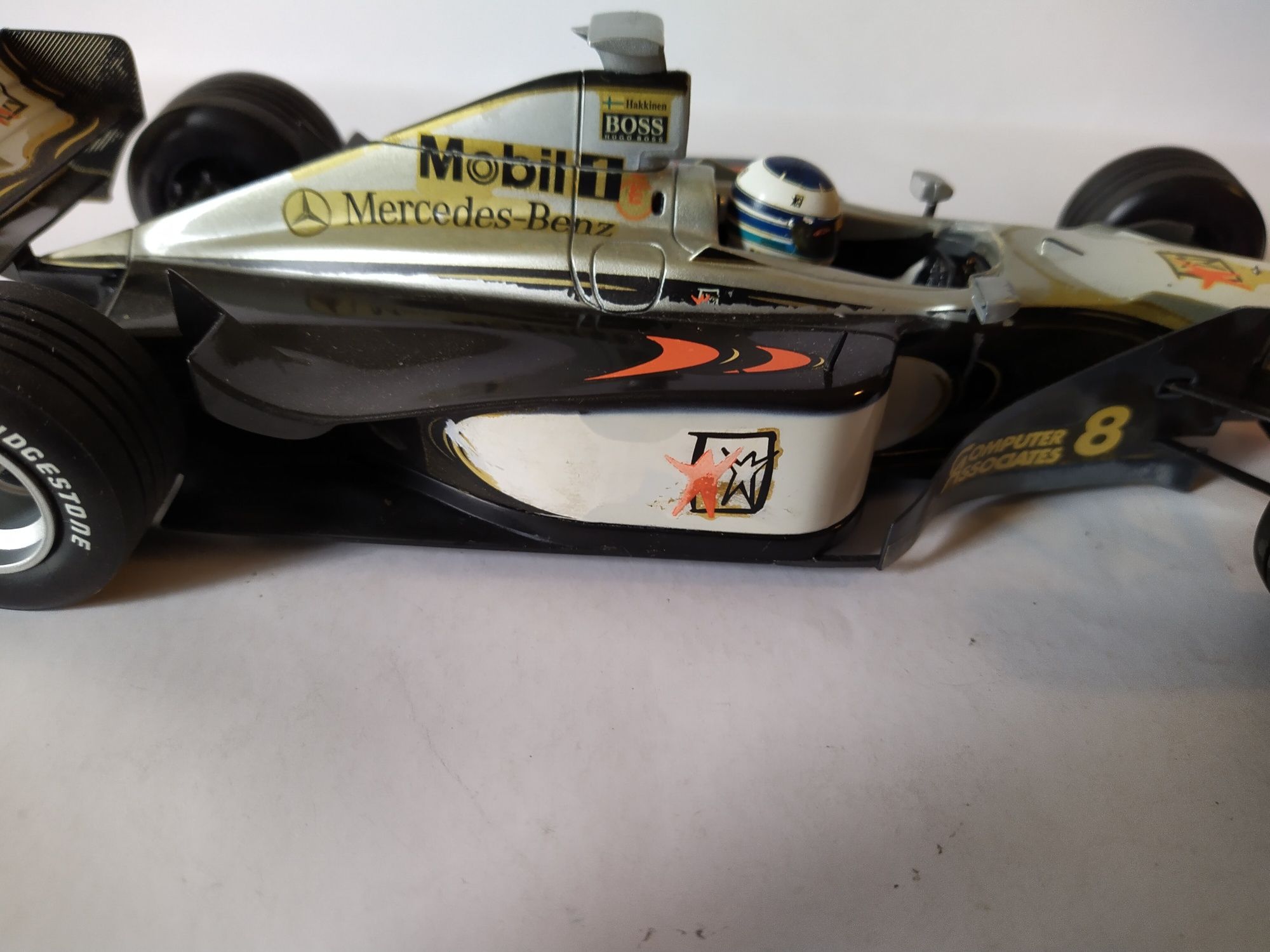 Mclaren Mercedes MP 4/13 Minichamps Skala 1:18