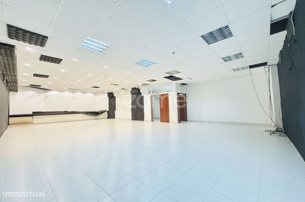 Excelente espaço para serviços ou comércio na Penha de França