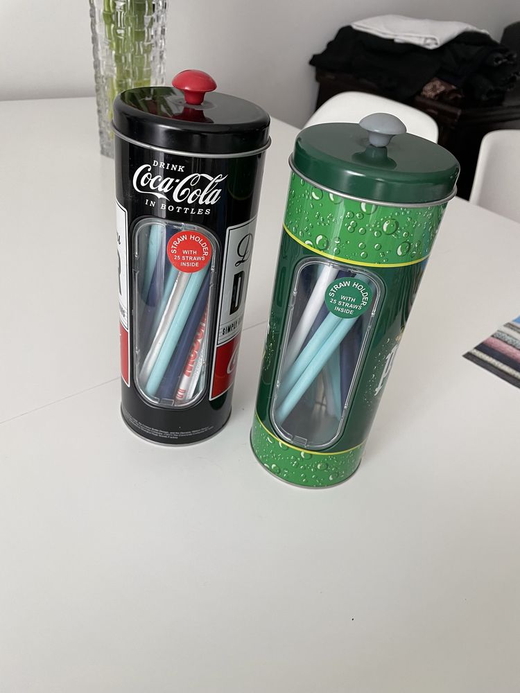 Puszka coca-cola perrier na słomki