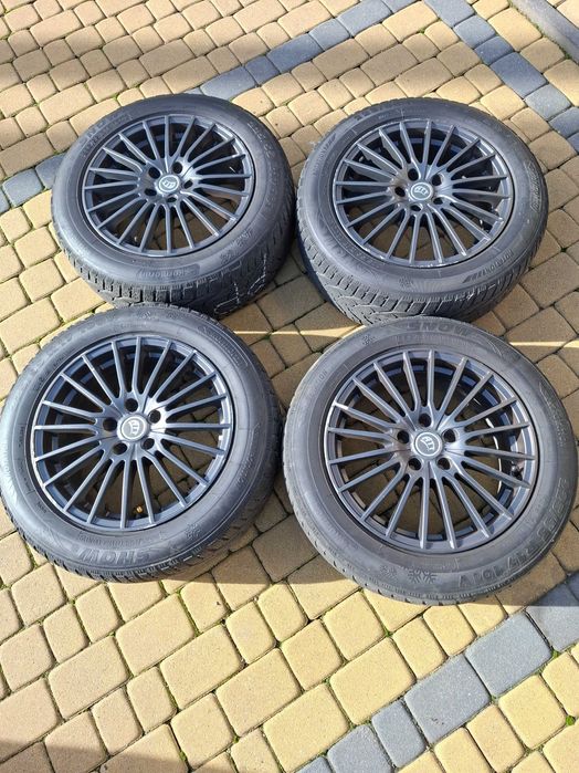 Koła zimowe 225/55 17 mercedes Vito z czujnikami ciśnienia.