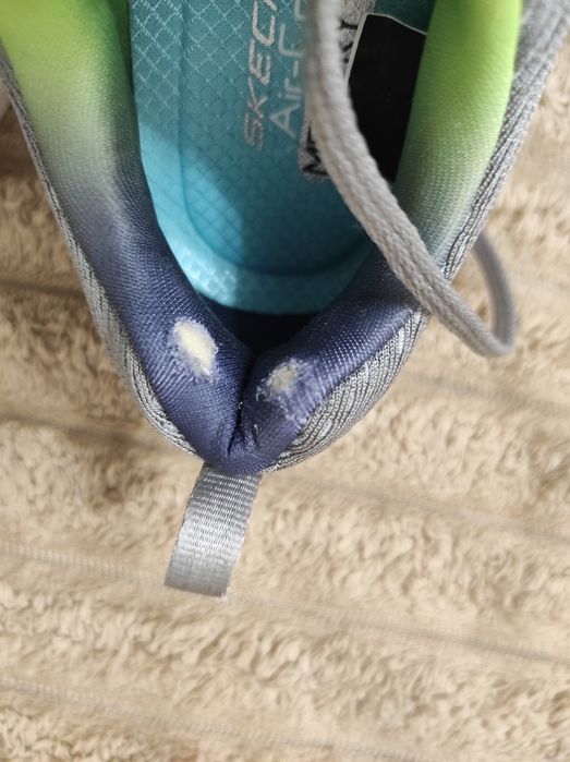 Оригінальні спортивні кросівки Skechers go run