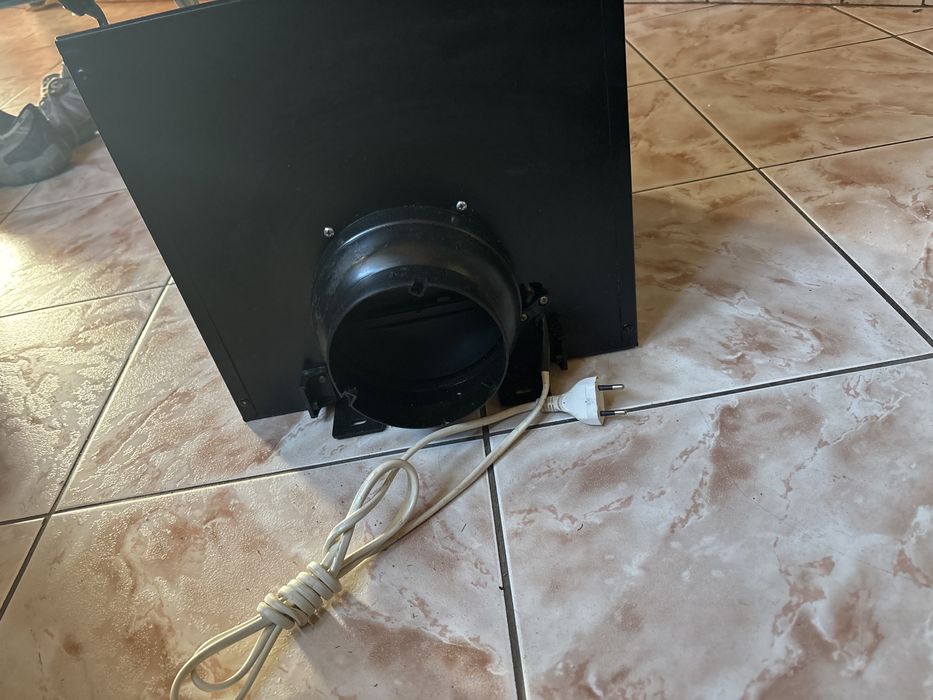 okap amica szklany czarny