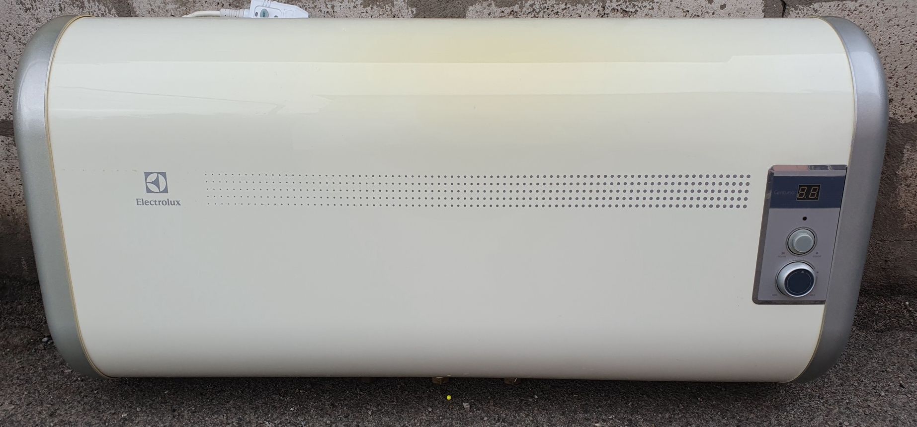 Нагревательный бак Electrolux EWH 80 Centurio H