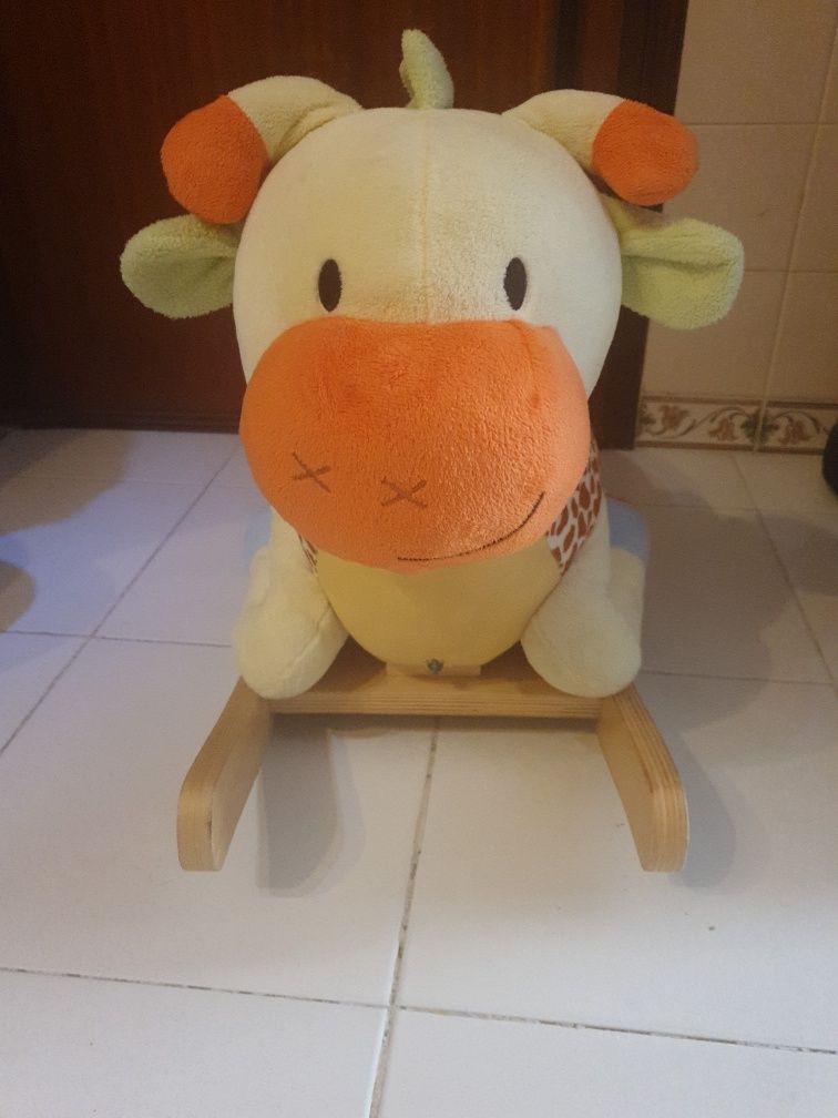 Girafinha baloiço muito fofinha completamente nova