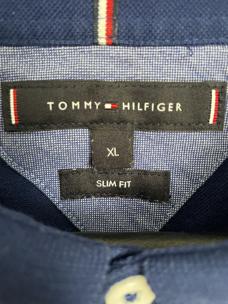 Granatowa polówka marki Tommy Hilfiger w rozmiarze XL dla dzieci
