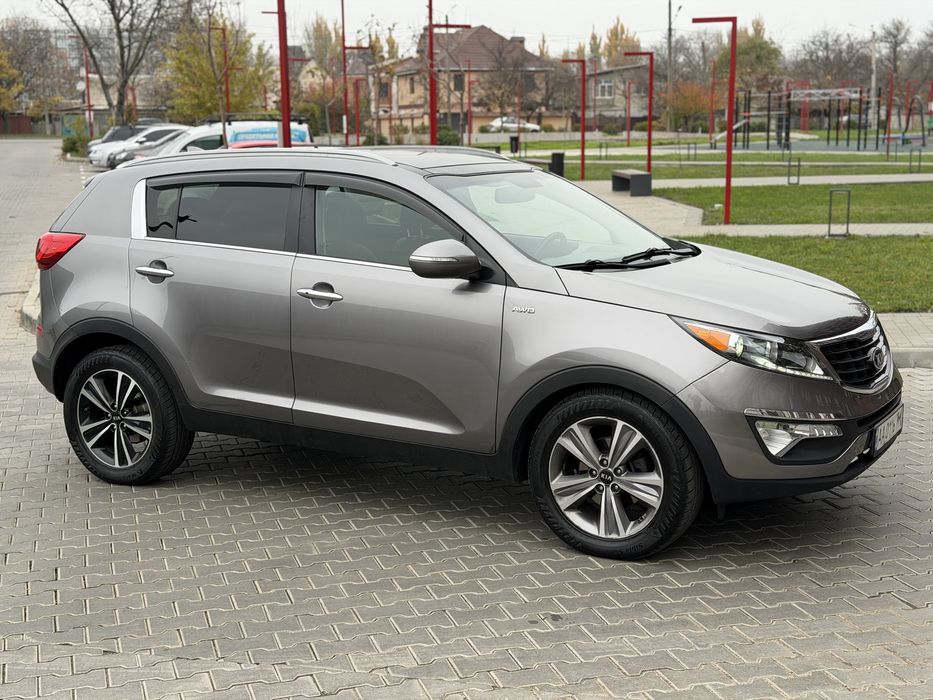 Kia Sportage 12 місяць 2013 2л газ/бензин автомат