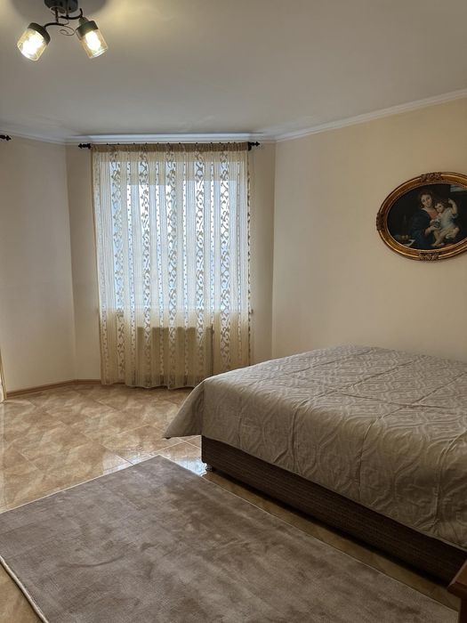 Здам Посуточно 2х.ком.ФРУНЗЕ.