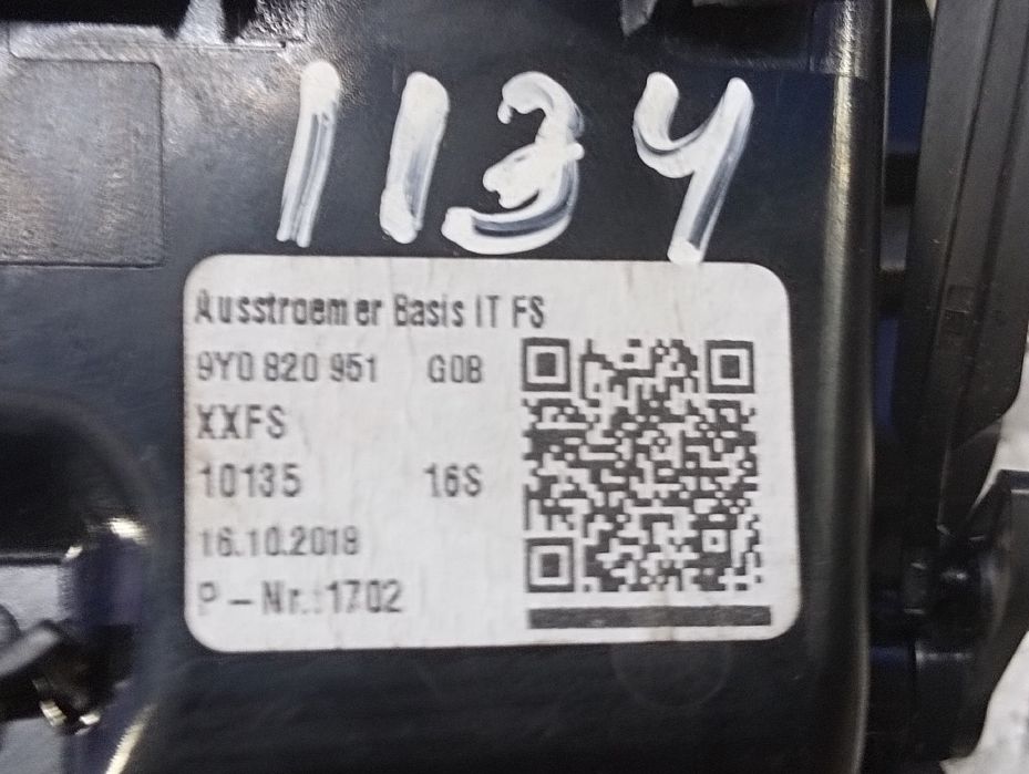 Дефлектор обдування салону лівий Porsche Cayenne 9Y0 Порш Каен Q7 4M