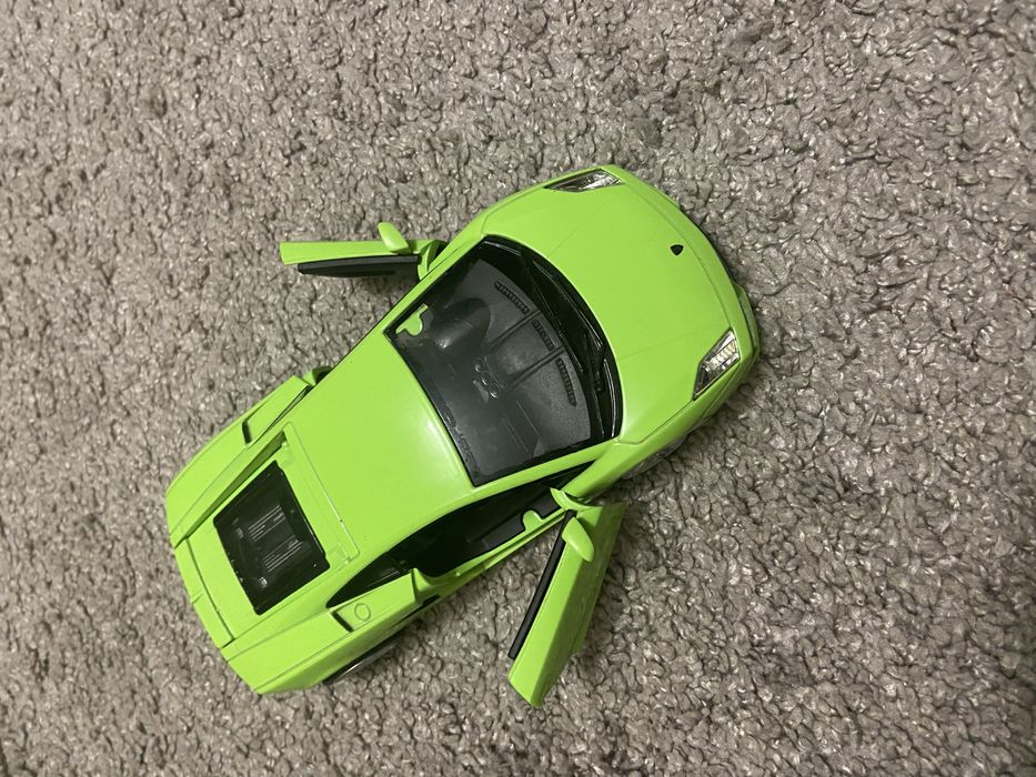 Іграшки тварини комахи звірі зміі динозаври