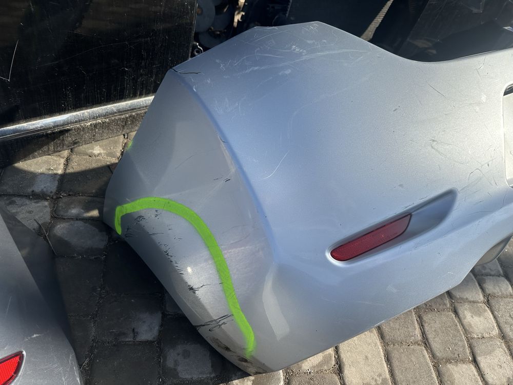 Бампер задній Nissan Leaf ZE0 2010-2017