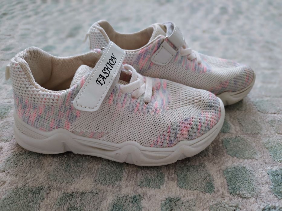 Літні кросівки на дівчинку р. 32