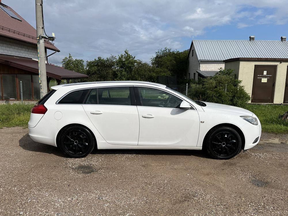 Opel insignia 2.0d 2010r
