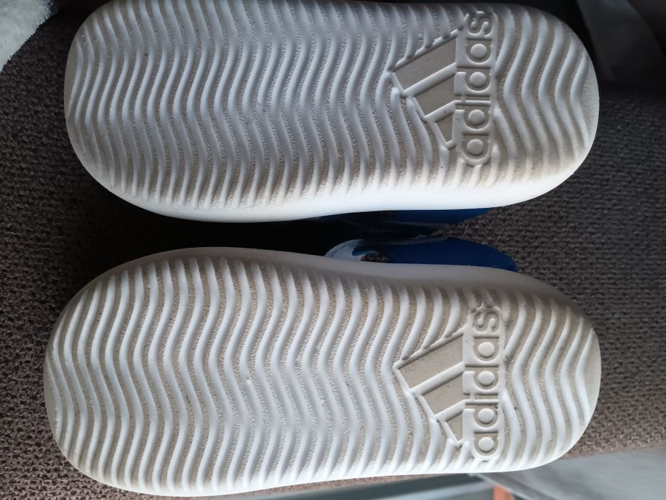 Sandalias adidas criança azuis