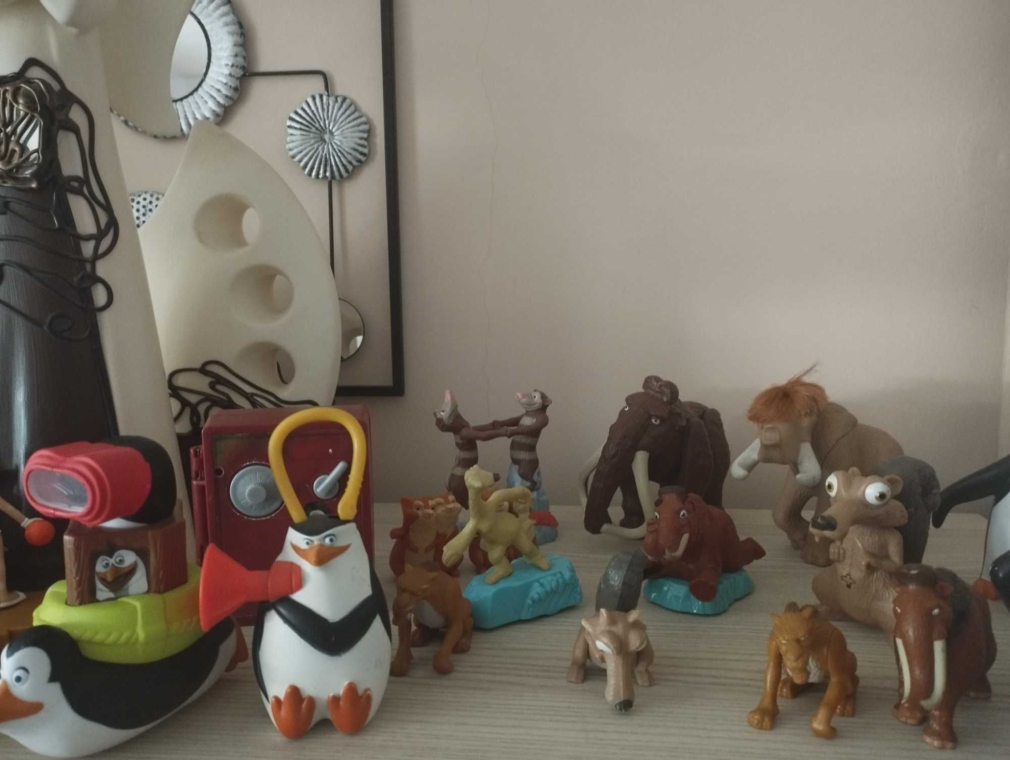 Figurki Z bajki Epoka Lodowcowa oraz Pingwiny z Madagaskaru