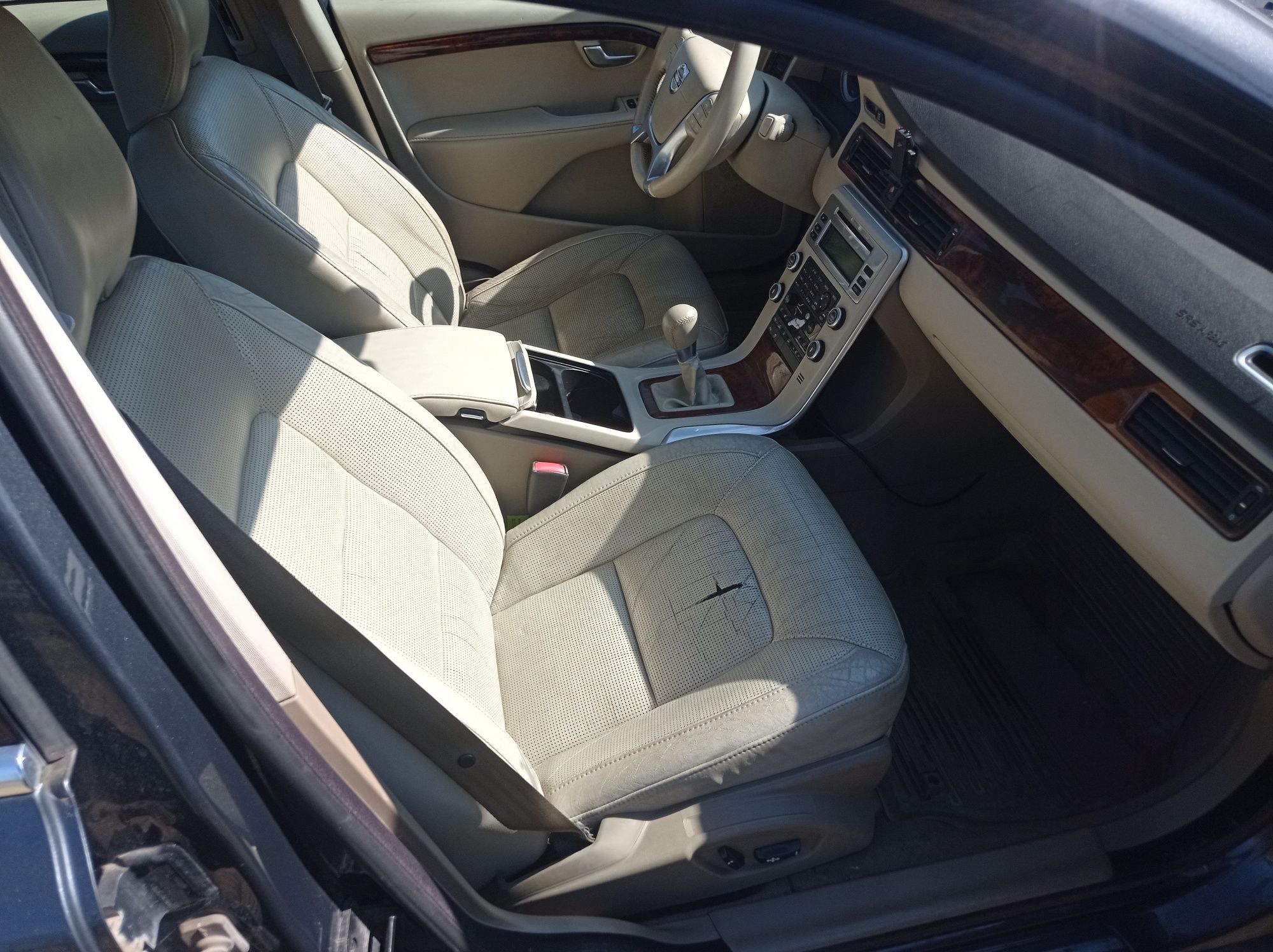 Volvo S 80.   2.4 D.
