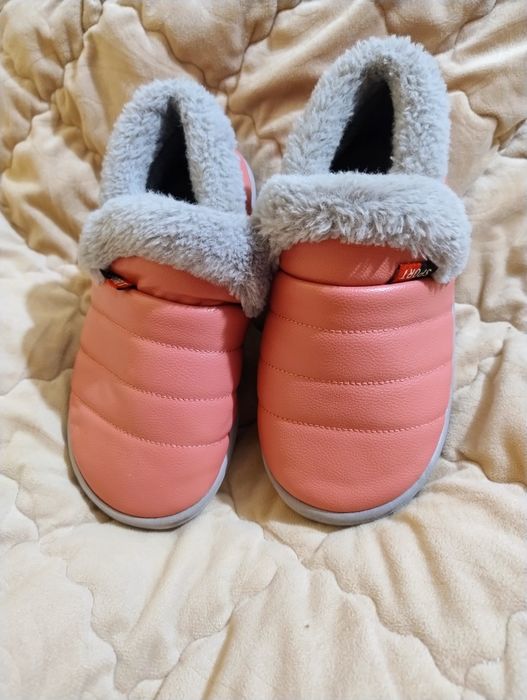 Тапочки для дівчинки