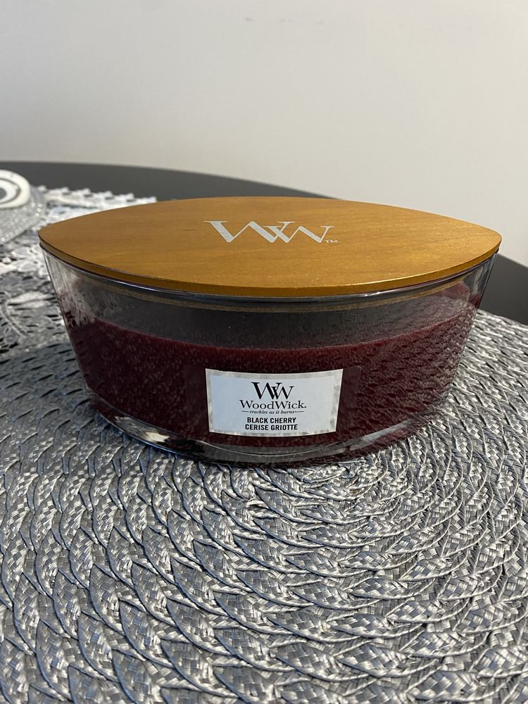 Świeca WoodWick Blach Cherry 453,6g nowa