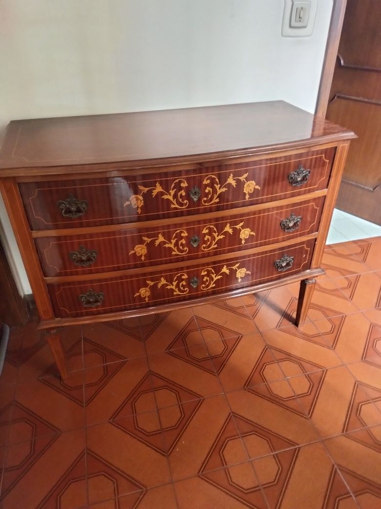 Cómoda em bom estado