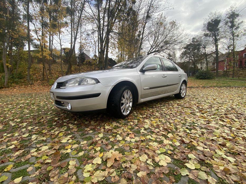 Piekna laguna rok 2006 zadbana bogata wersja bez korozji polecam
