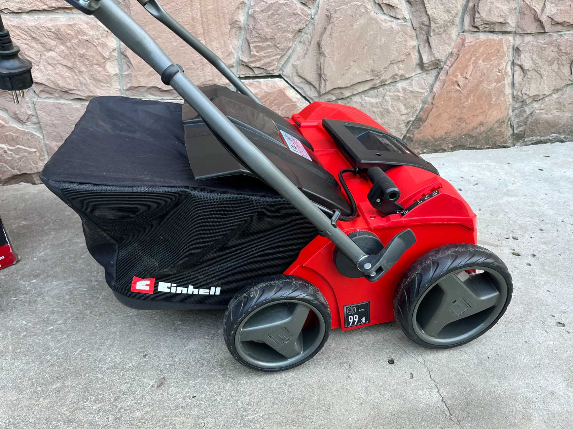 Аератор Einhell GE-SA 1435 бу два вала