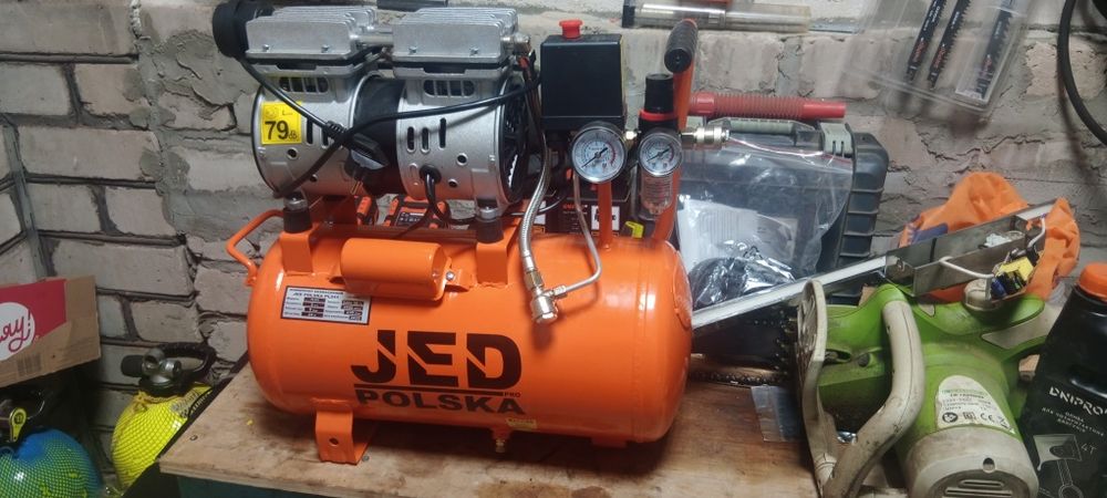 Безмаслянный компрессор воздушный