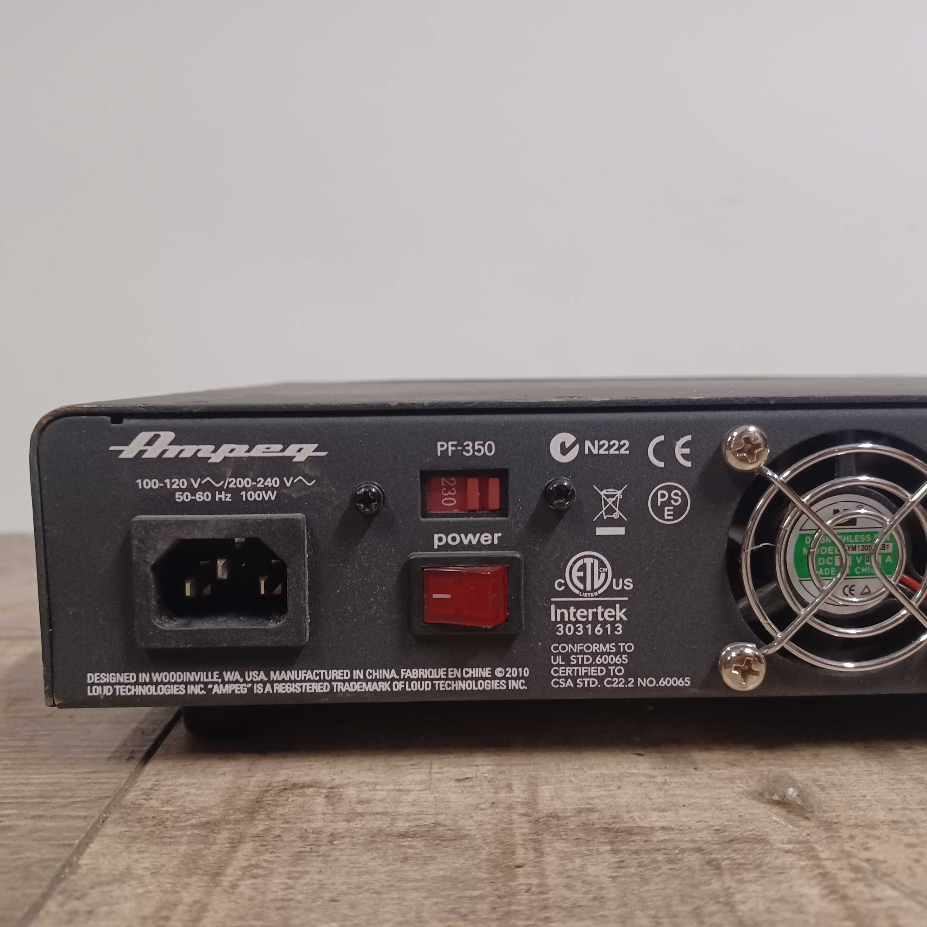 Ampeg Portaflex PF-350 lekki head basowy