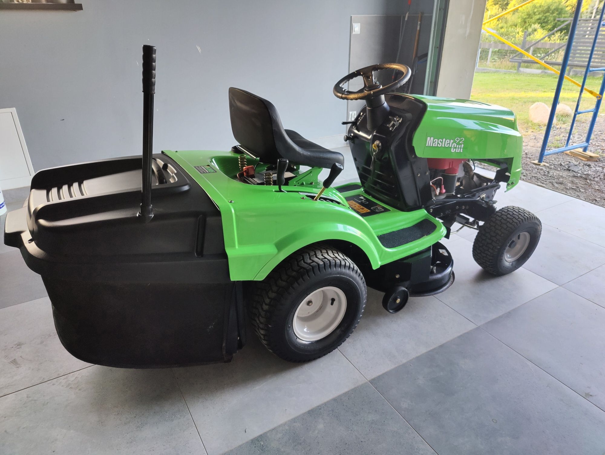 Traktorek kosiarka MTD MasterCut 92