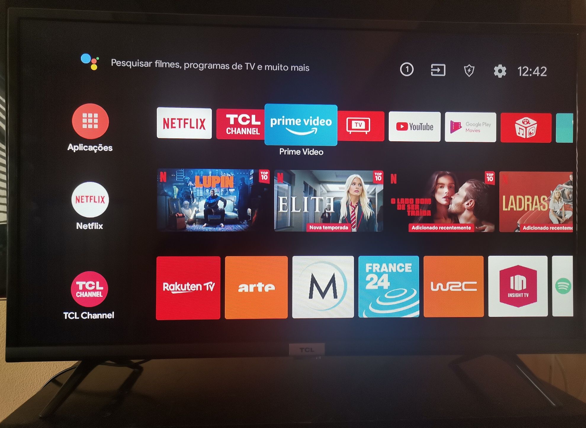 SMART TV  TCL com pouco uso com comando e caixa original