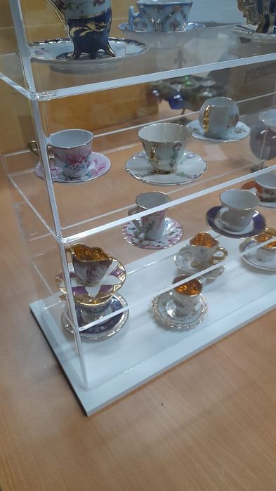 Vitrine com chávenas