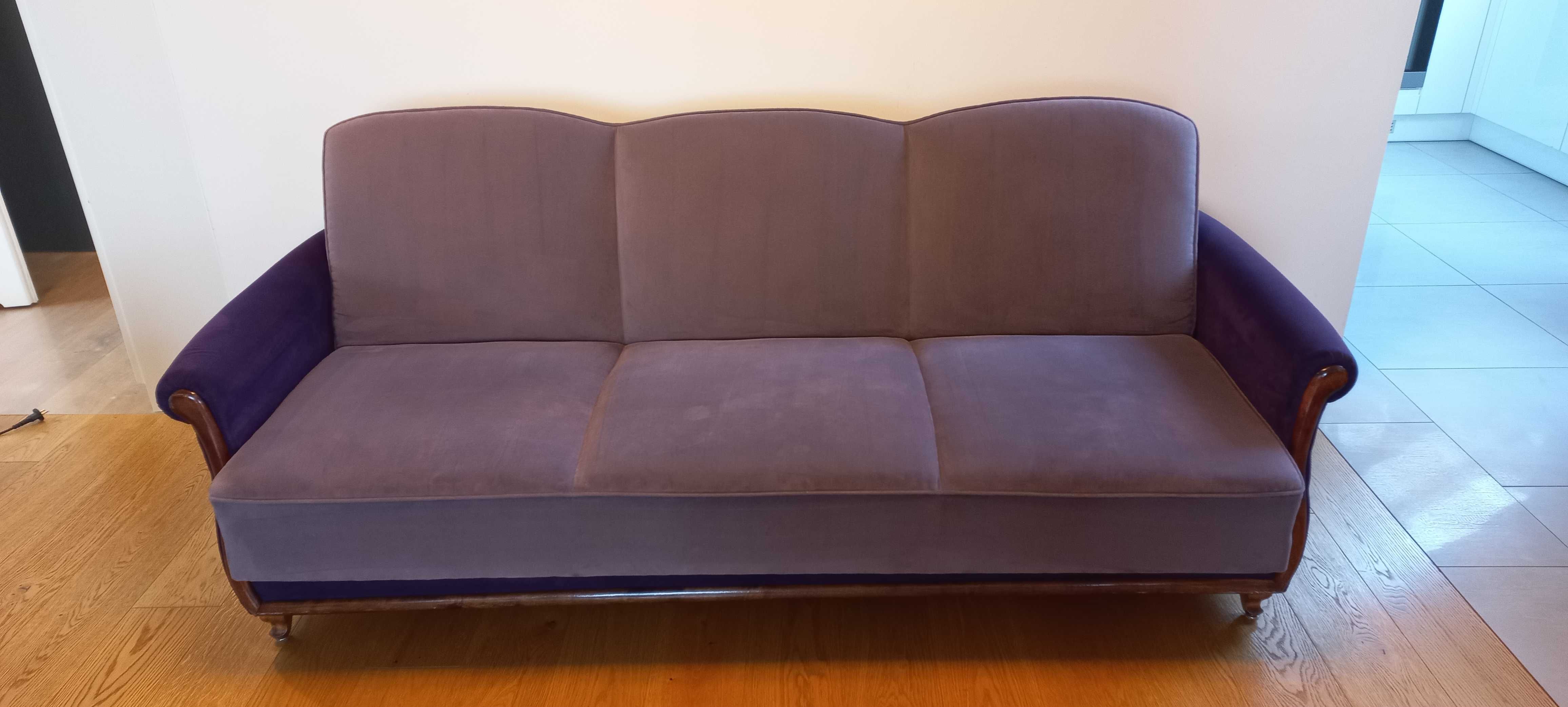 Kanapa sofa wersalka Lirka po renowacji -  nowe obicie