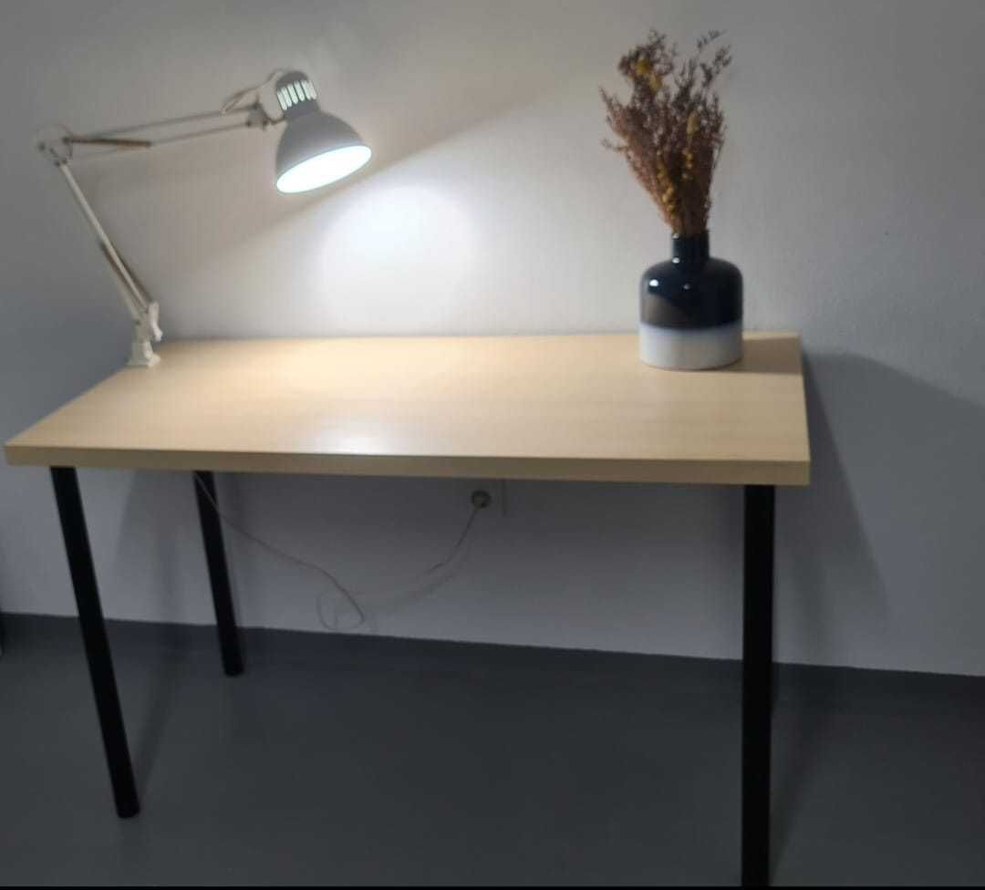 Luminária de Mesa Articulada