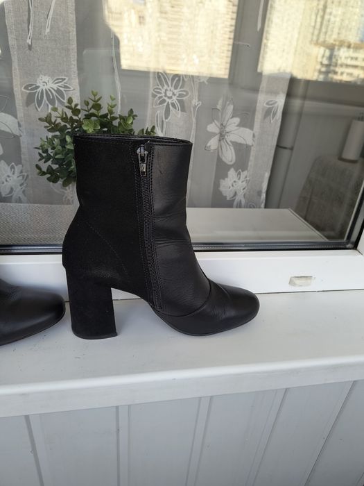 Продам ботинки женские CARLO PAZOLINI