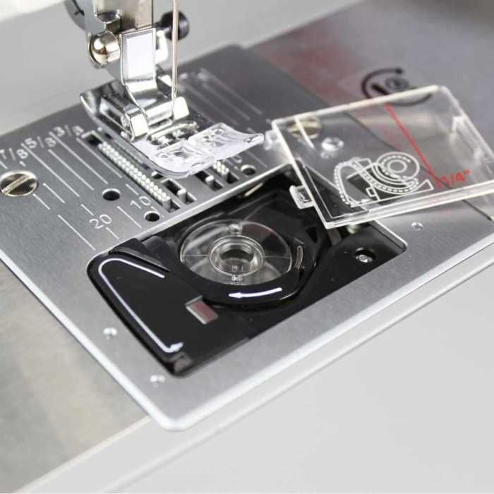 Máquina Costura Singer Heavy Duty 6705C