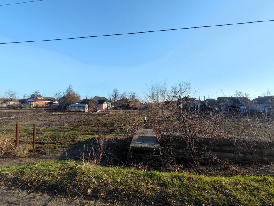 Земельный участок на Луке. Не агенство. На две улицы. Возле реки.