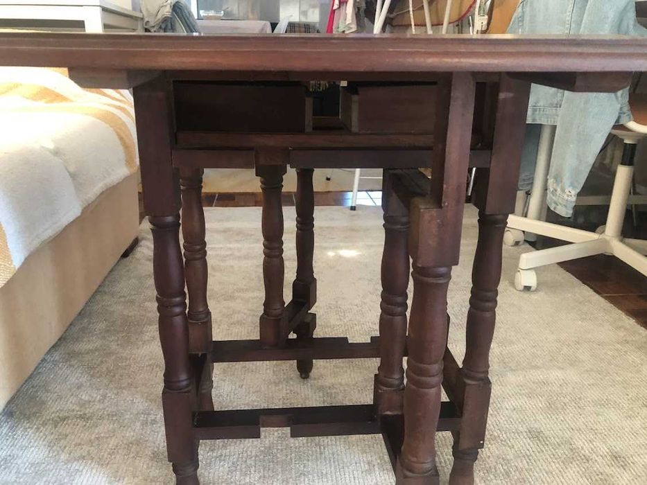 Mesa de madeira (de apoio, para jogar Xadez, cartas, etc)