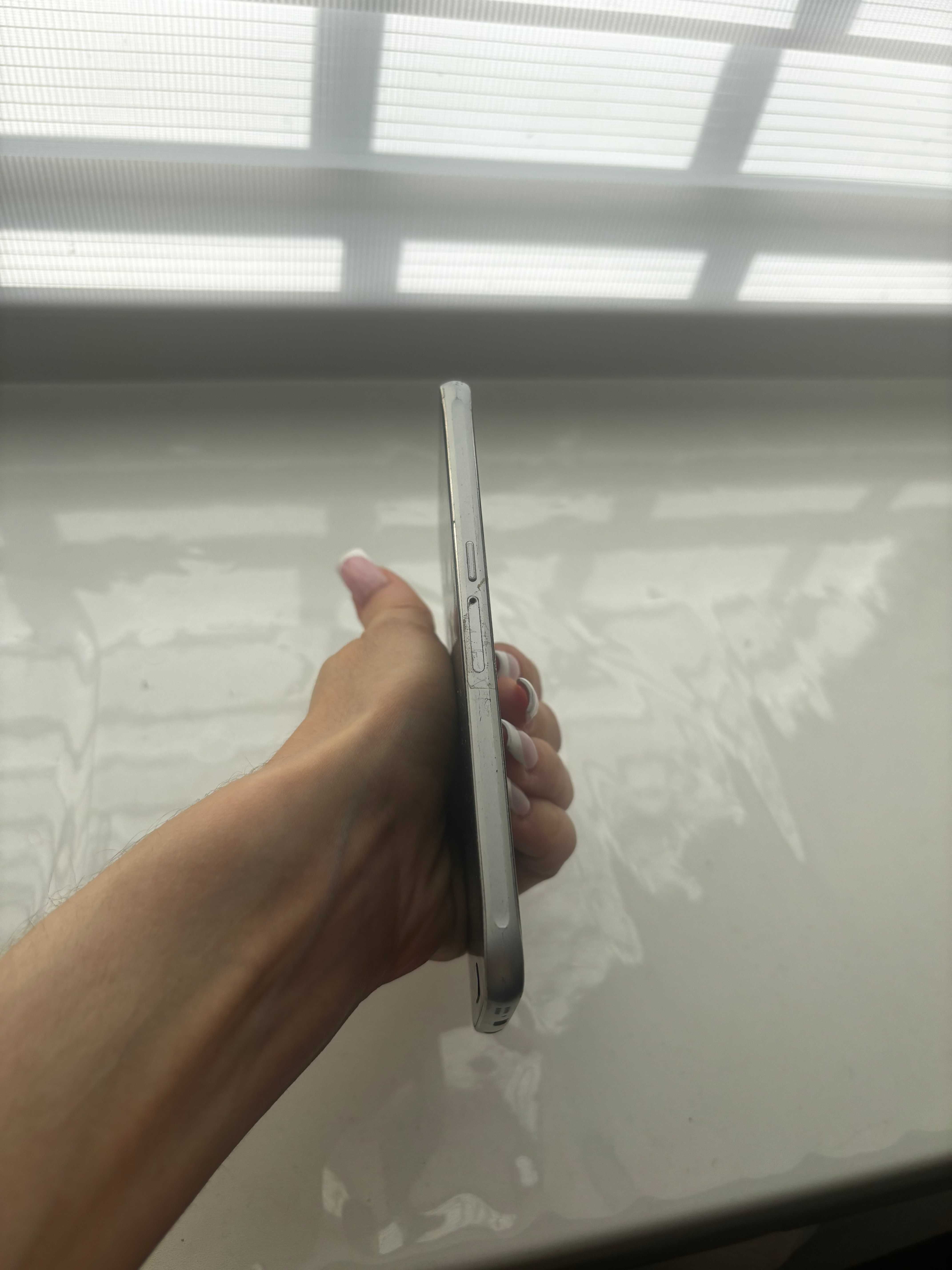 Телефон Samsung Galaxy S6