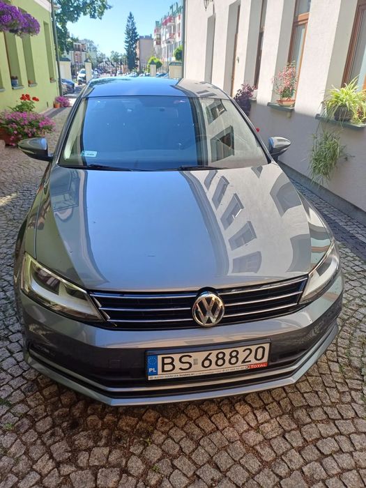 Volkswagen Jetta Zakupiony w polskim salonie . Pierwszy właściciel.
