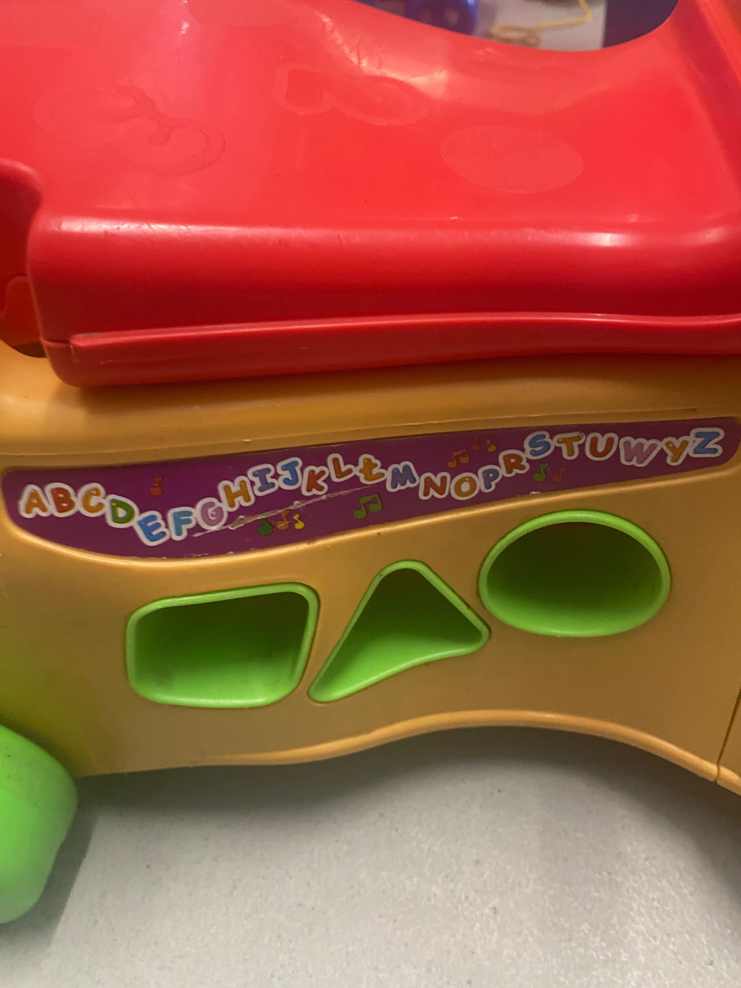 Piesek, stolik fisher price  i inne interaktywne zabawki