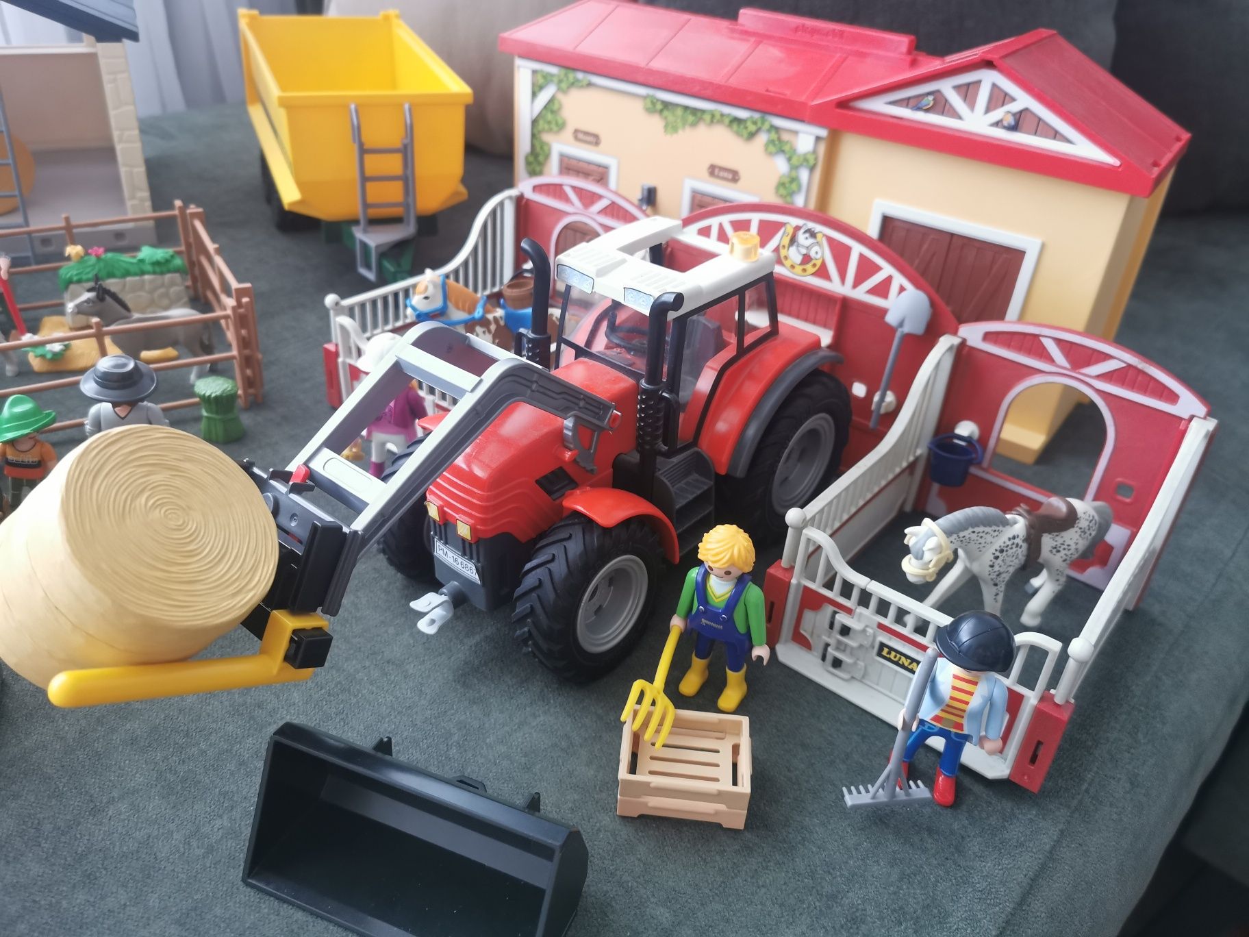 Klocki Playmobil country, pojazdy, zagroda, traktor z przyczepą