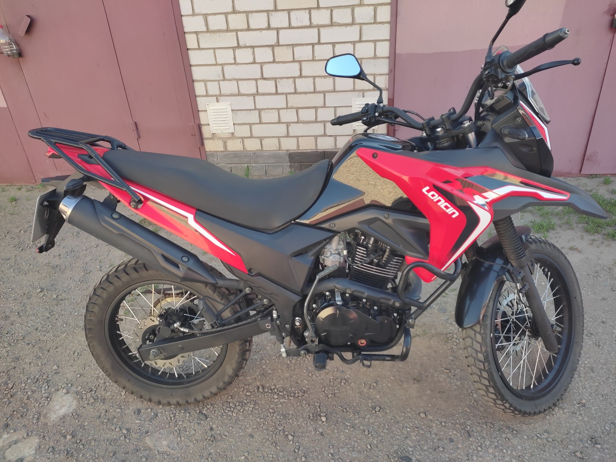 Мотоцикл LONCIN в идеальном состоянии.