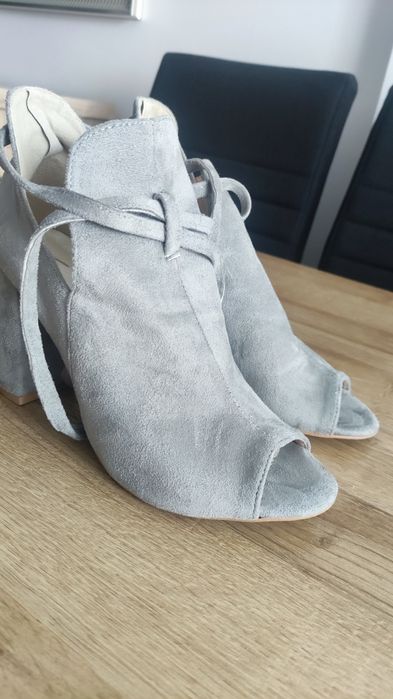 Botki wiązane damskie