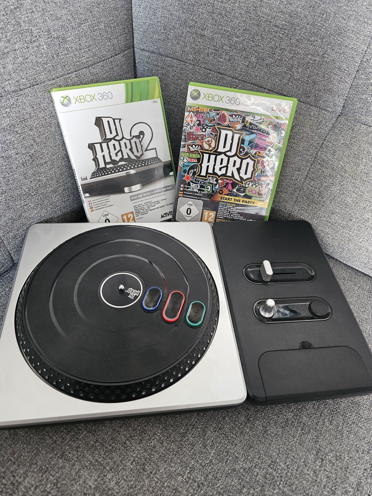 Konsola DJ Hero Xbox 360 + dwie gry w zestawie