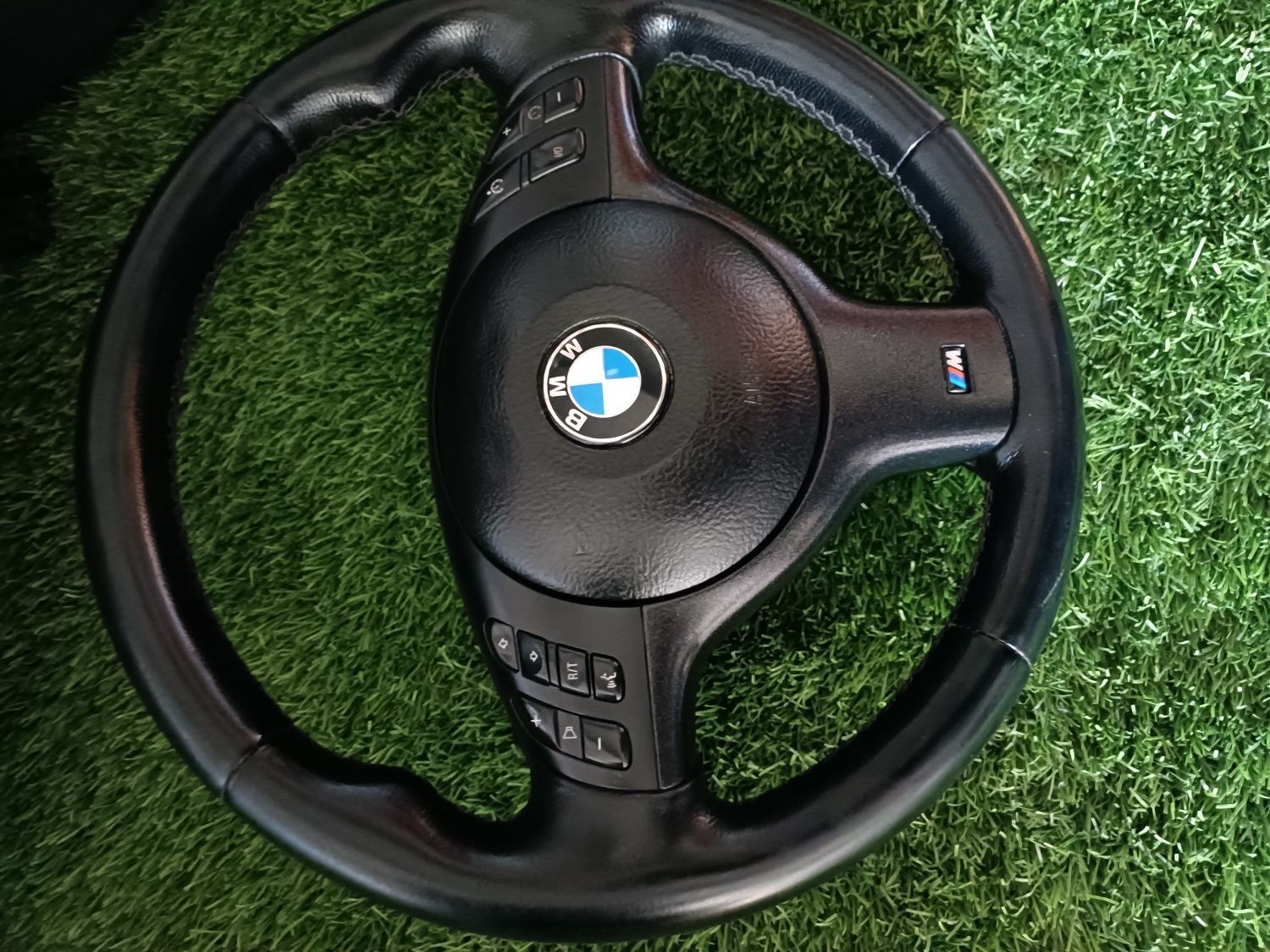 Volantes bmw Multifunções Pack M originais E46 fazemos aplicação