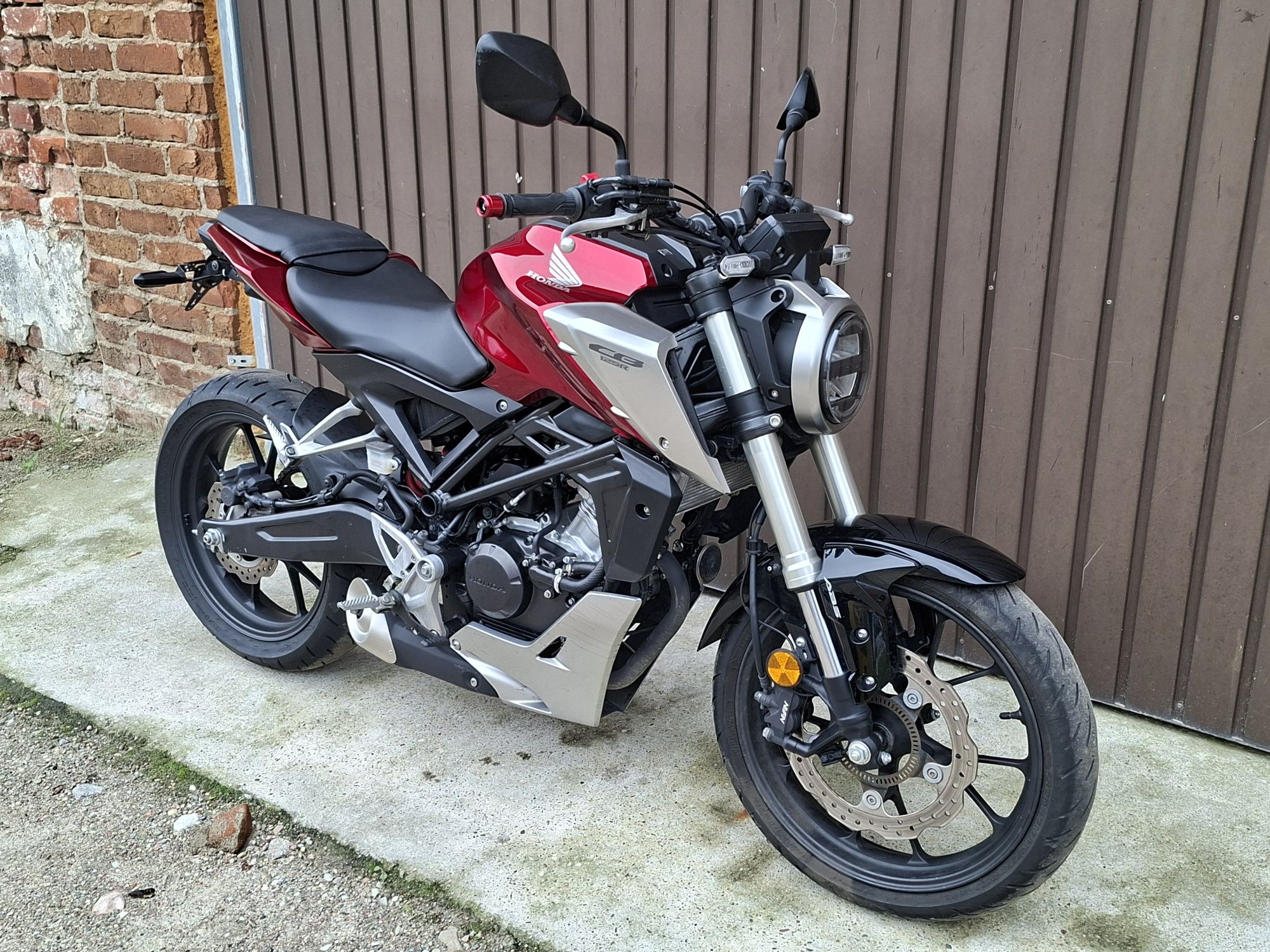 Honda CB 125R kat.B/A1 ABS rok 2018 transport pod dom