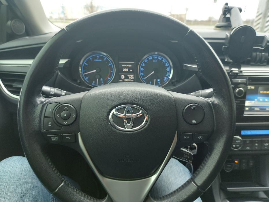 Тойота корола 1.6 автомат