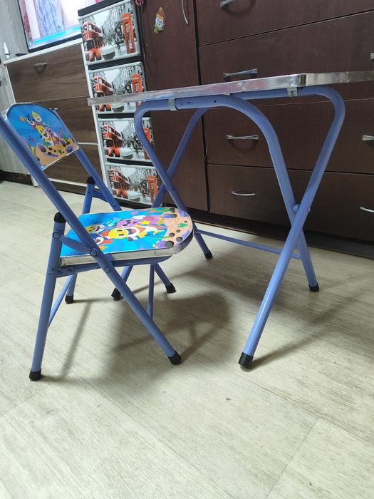 Продам детский столик со стульчиком