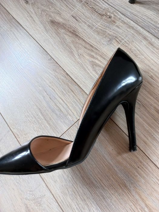 Czarne szpilki r. 38